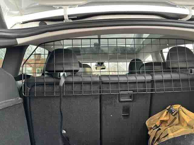 Meshgaller Tesla Model Y installerad